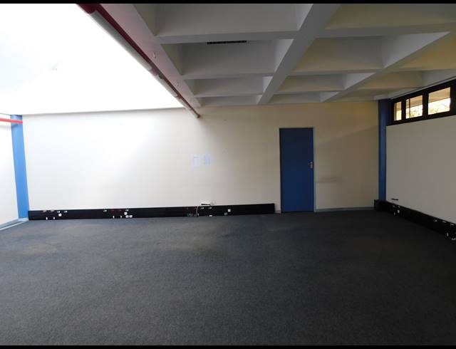 275M² OFFICE TO LET IN FERNDALE